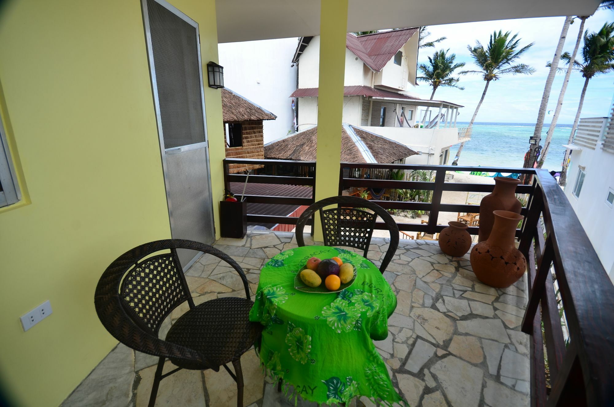 Niu Ohana East Bay Apartments Balabag  Экстерьер фото